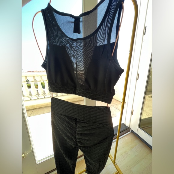 Popcorn two piece black leggings set with scrunch butt - Picture 3 of 4